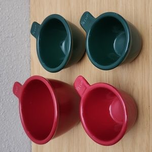 Pfaltzgraff Ceramic Measuring Cups Nested Red and Green